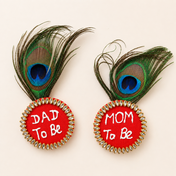 Mom Dad To Be Peacock Feather Badge Set