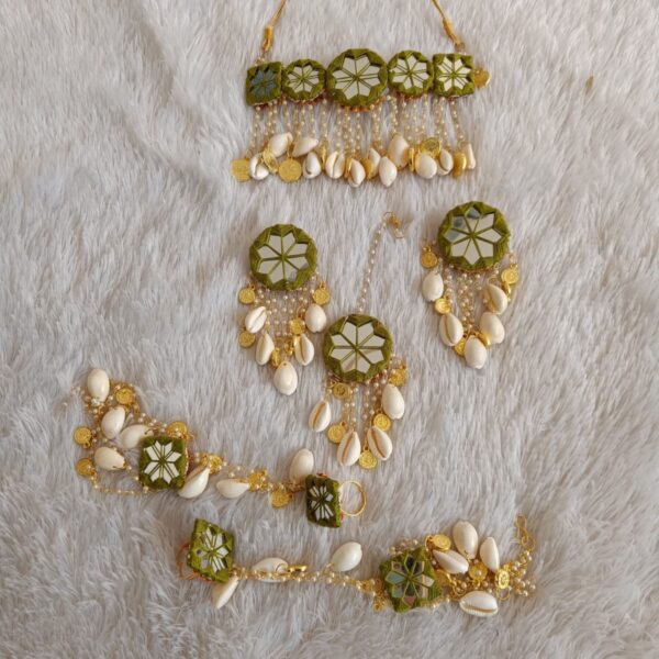 Green Mirror Pearl Jewellery Set