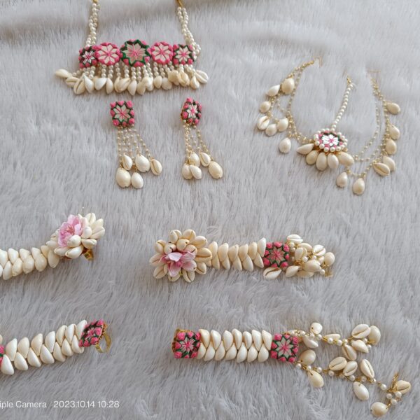 Pastel Multicolor Mirror Cowrie Jewellery Set