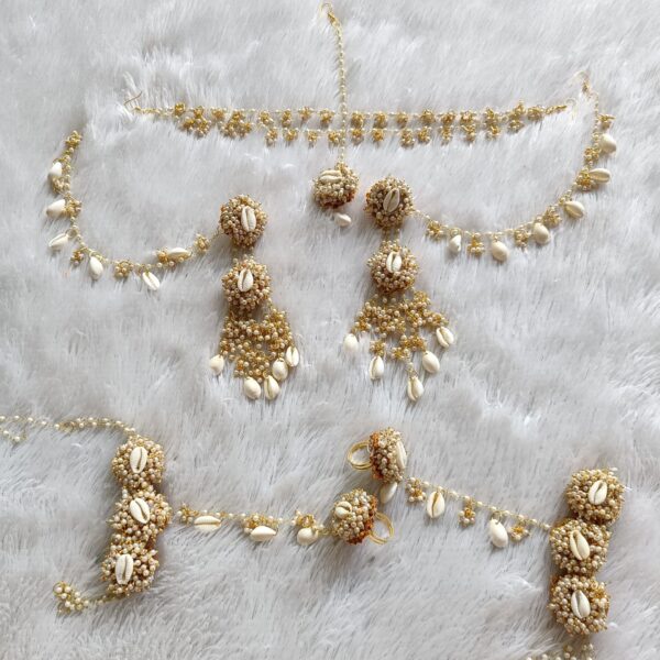 Golden Cowrie Shell Pearl Jewellery Set