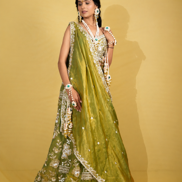 Emerald Bloom Pearl Jewellery Set