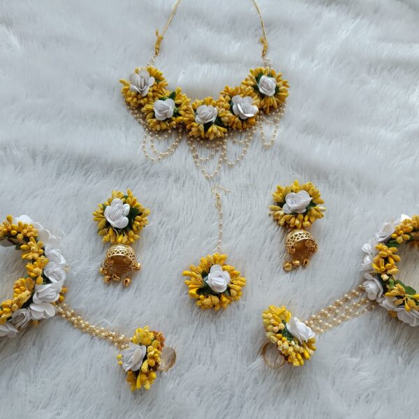 White & Yellow Floral Jewelry Set