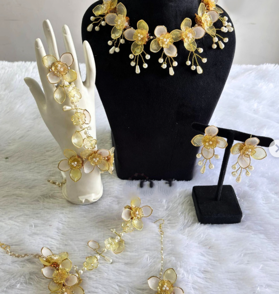 Golden Bloom Luxe Floral Jewelry Set