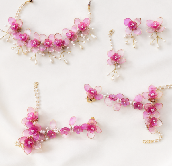 Rosรฉ Bloom Luxe Floral Jewelry Set